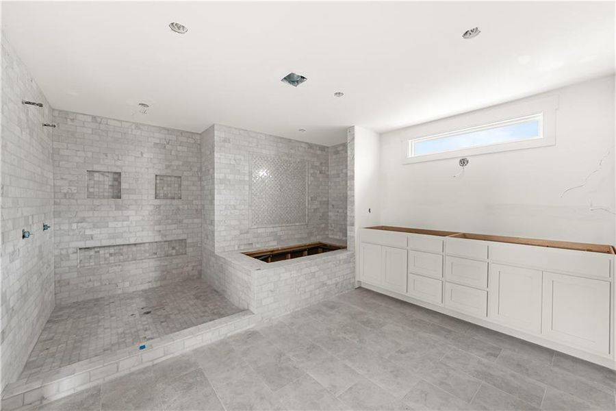 Image 36 of a home in .