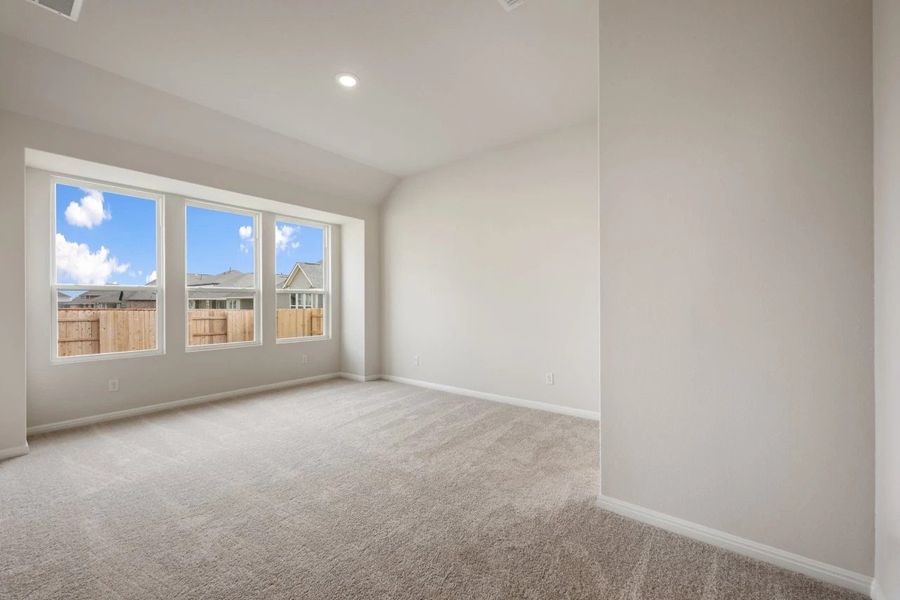 Spacious, unfurnished interior of a new home in Berry Creek Highlands, Georgetown (Image 33).