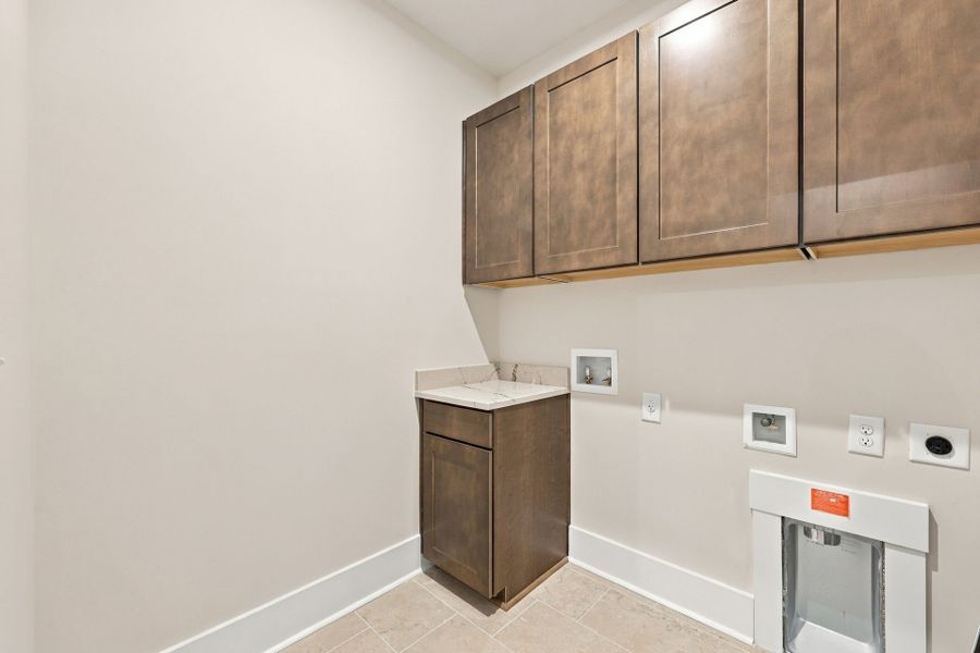 Representative furnished interior of a home built from the Laurel by Pulte Homes in SayeBrook, Myrtle Beach (Image 8).