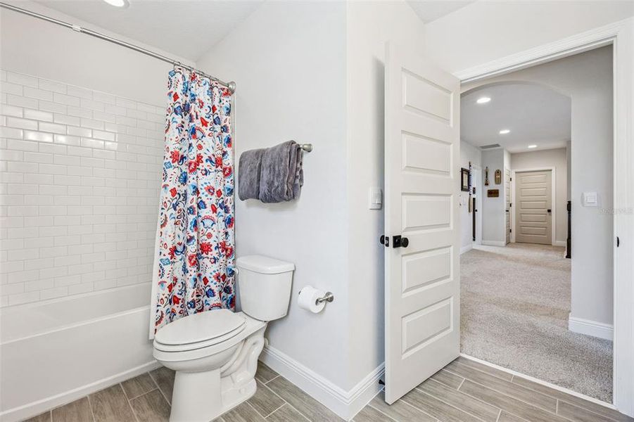Furnished interior view inside a new home in , Winter Garden (Image 15).