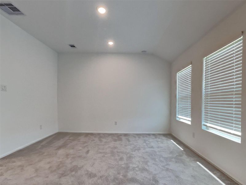 Spacious, unfurnished interior of a new home in Sterling Point at Baytown Crossings: Wildflower II Collection, Baytown (Image 12).