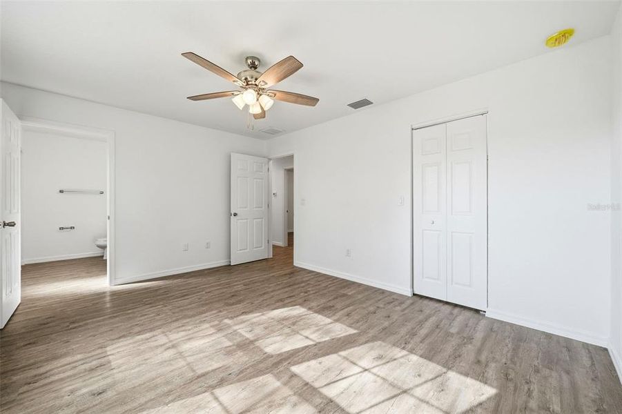Spacious, unfurnished interior of a new home in , Ocklawaha (Image 26).