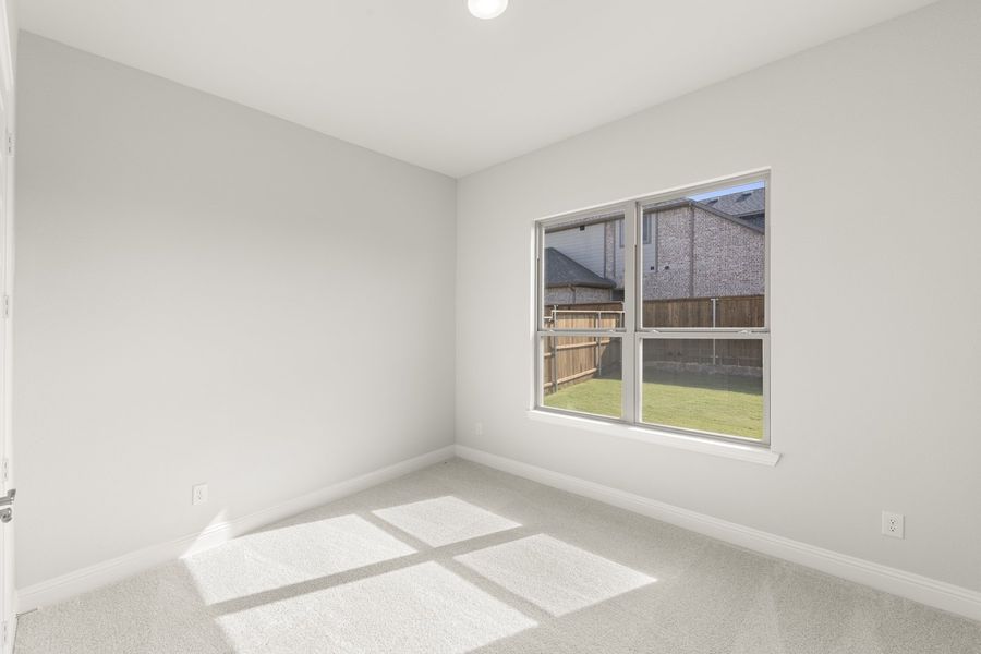 Spacious, unfurnished interior of a new home in River Ranch, Van Alstyne (Image 24).