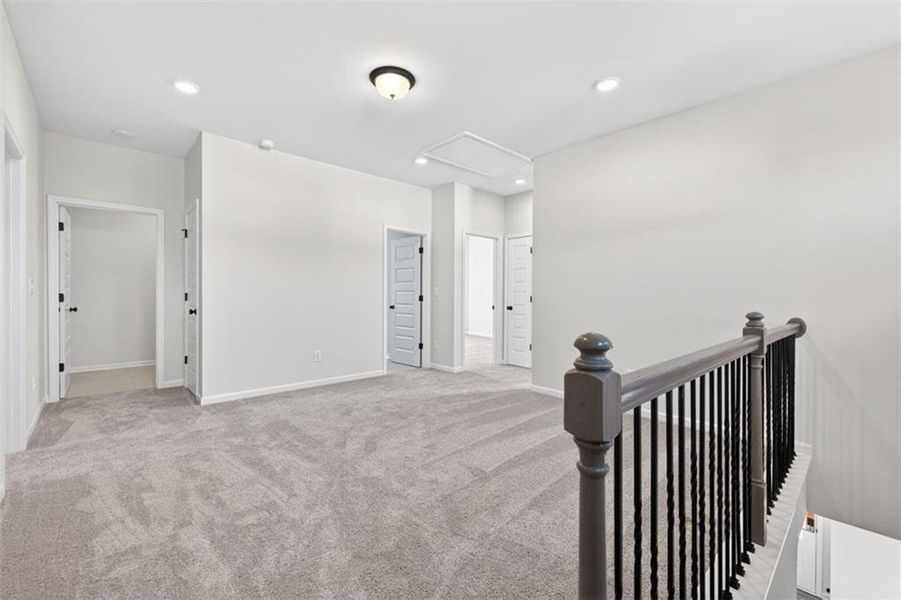 Spacious, unfurnished interior of a new home in Sanders Park, Austell (Image 33).
