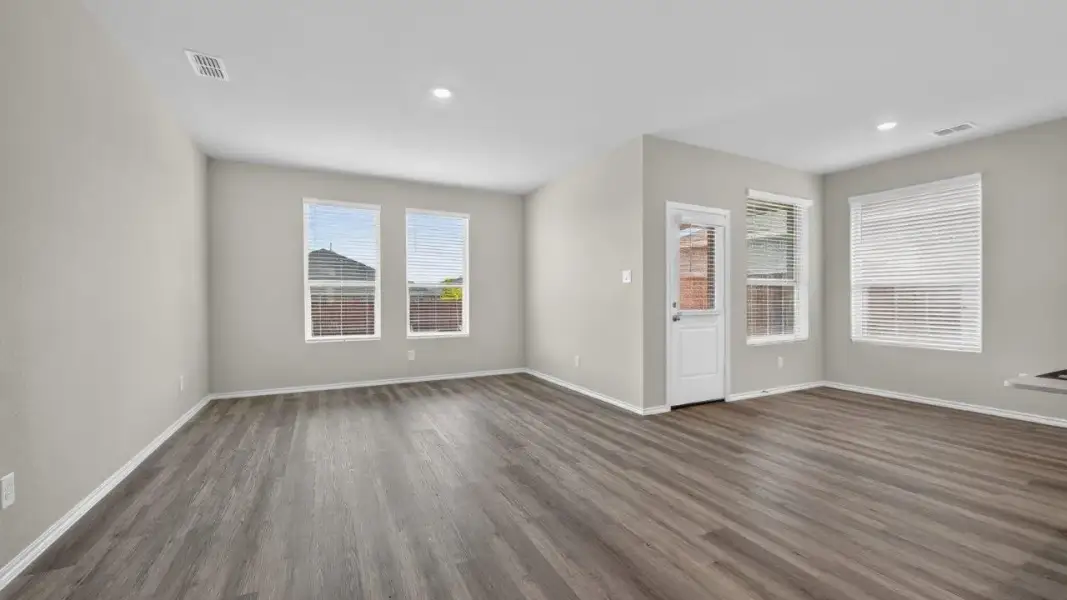 Spacious, unfurnished interior of a new home in Northstar West, Fort Worth (Image 17). Spacious, unfurnished interior of a new home in Northstar West, Fort Worth (Image 17).