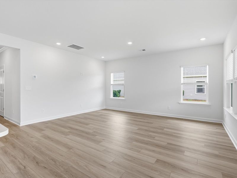 Spacious, unfurnished interior of a new home in Palmetto Place, Longs (Image 11).