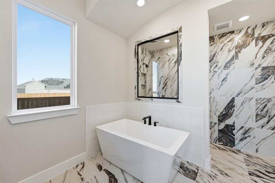 Furnished interior view inside a new home in Ridge Crossing, Waxahachie (Image 11). Furnished interior view inside a new home in Ridge Crossing, Waxahachie (Image 11).