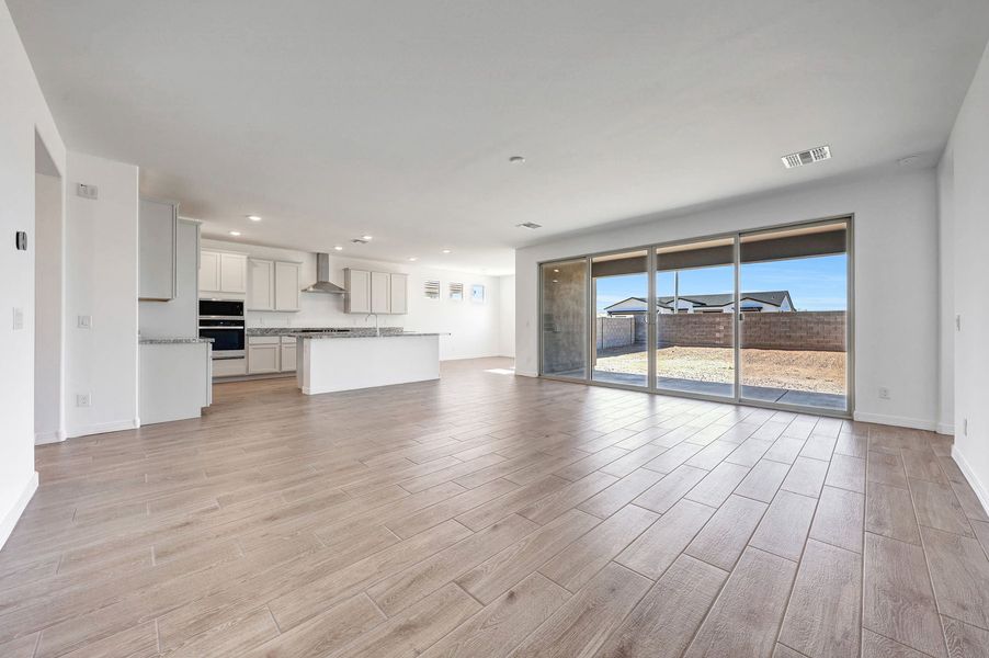 Spacious, unfurnished interior of a new home in Tierra Vistoso, Surprise (Image 10).