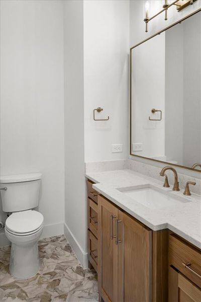 Furnished interior view inside a new home in , Corsicana (Image 8).