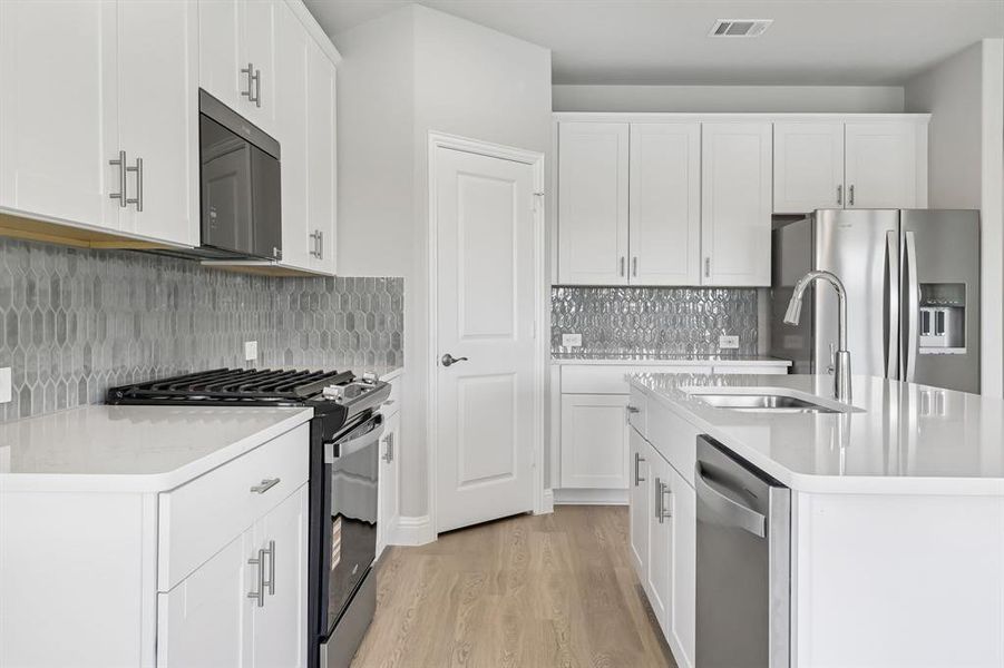 Photo is not of the actual home, but is an inspirational photo of builder’s model home and may depict options, furnishings, and/or decorator features that are not included. Photo is not of the actual home, but is an inspirational photo of builder’s model home and may depict options, furnishings, and/or decorator features that are not included.