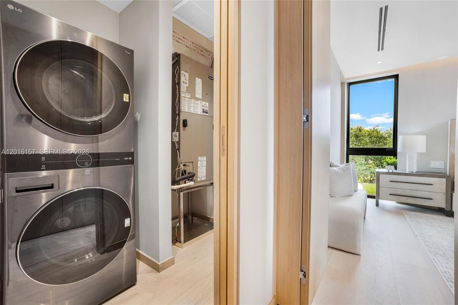 Furnished interior view inside a new home in , Miami Beach (Image 46).