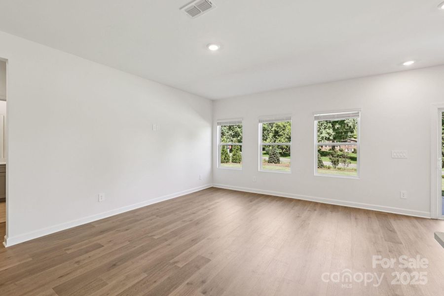 Spacious, unfurnished interior of a new home in Nelson's Creek, Mocksville (Image 18). Spacious, unfurnished interior of a new home in Nelson's Creek, Mocksville (Image 18).