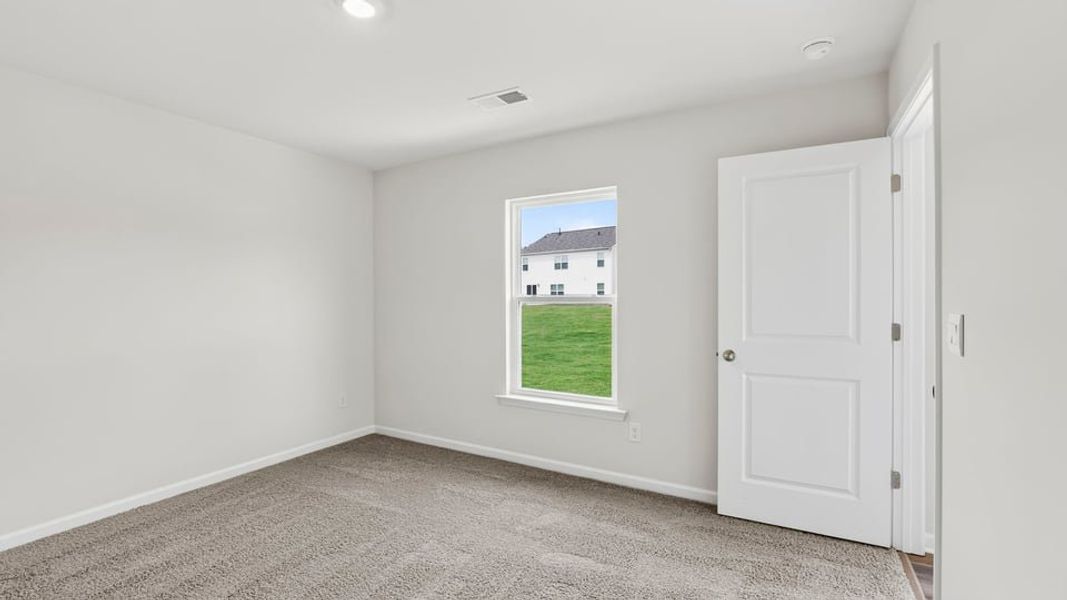 Spacious, unfurnished interior of a new home in Cedar Gap, Fountain Inn (Image 30).
