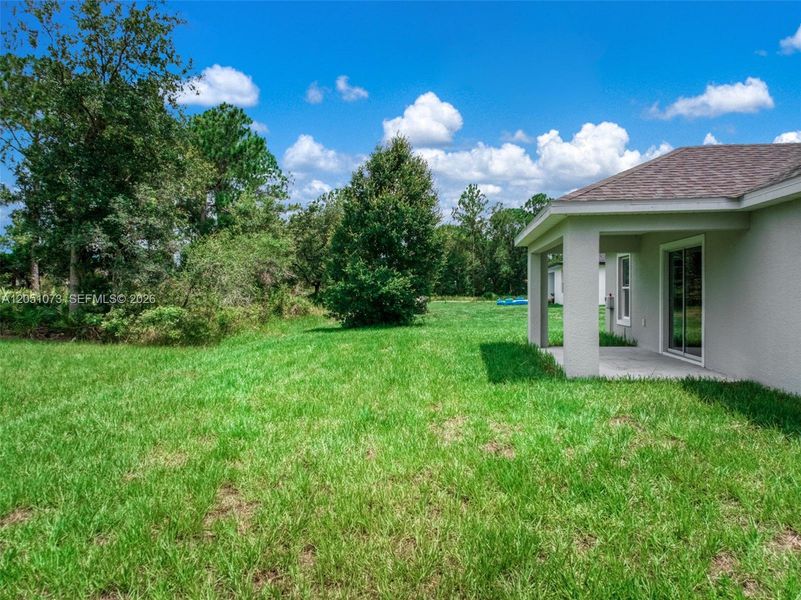 Exterior details and patio area of a home in , Sebring (Image 18).