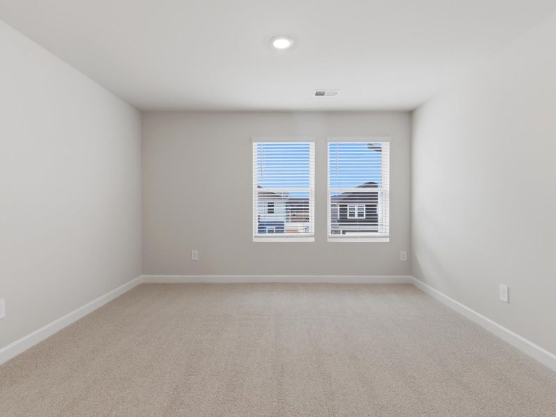 Spacious, unfurnished interior of a new home in Wexford Park, Fountain Inn (Image 17).
