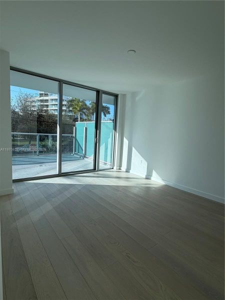 Spacious, unfurnished interior of a new home in , Bay Harbor Islands (Image 16).