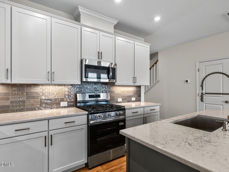 015-1280x960-kitchen