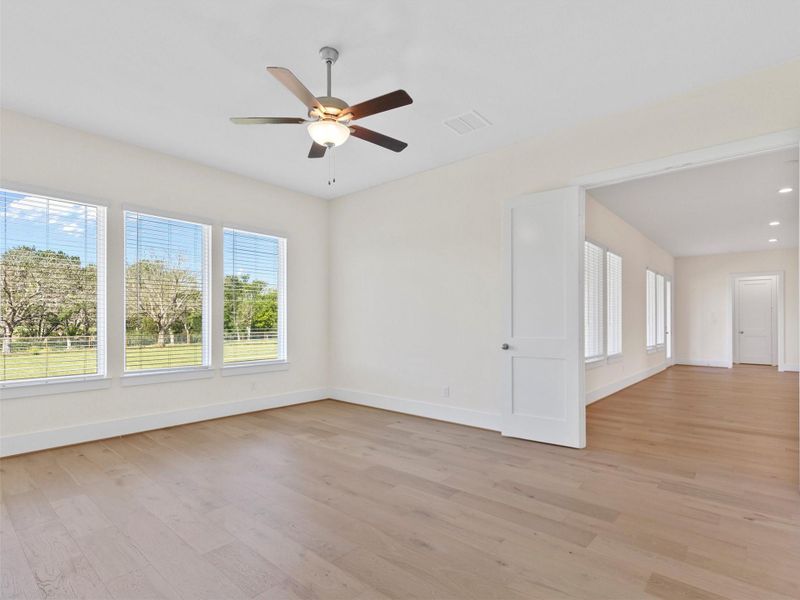 Spacious, unfurnished interior of a new home in , Smithville (Image 37).