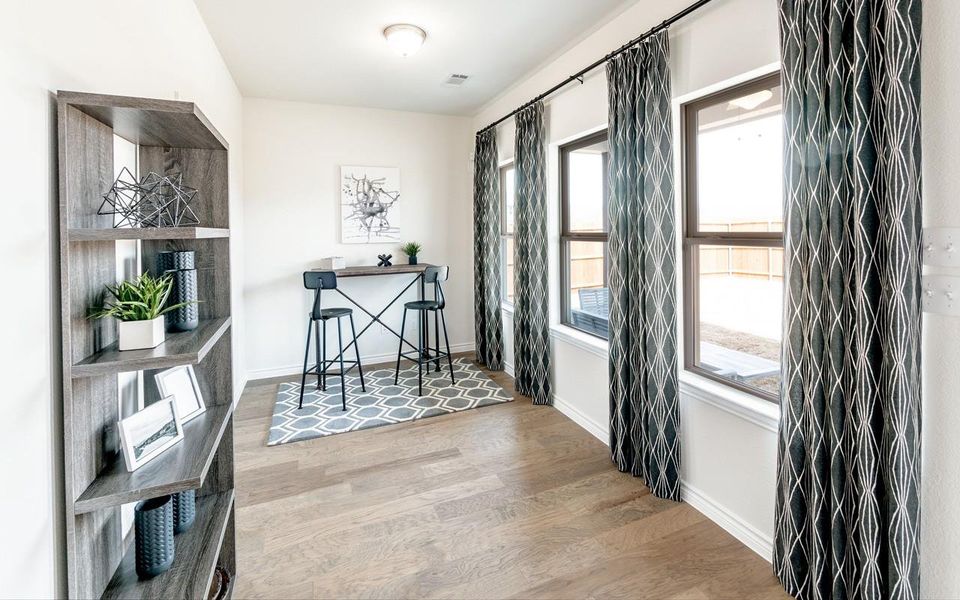 Furnished interior view inside a new home in Steed Landing, Texas City (Image 18).