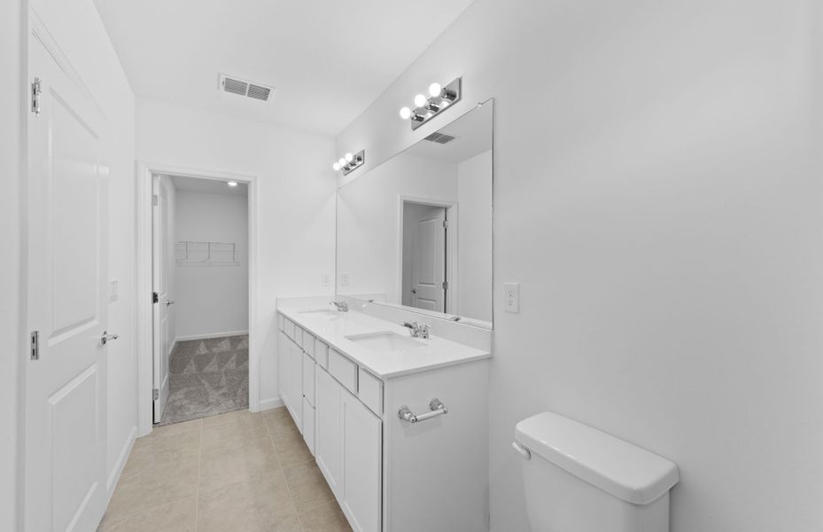 Furnished interior view inside a new home in Caloosa Cove, Labelle (Image 15).