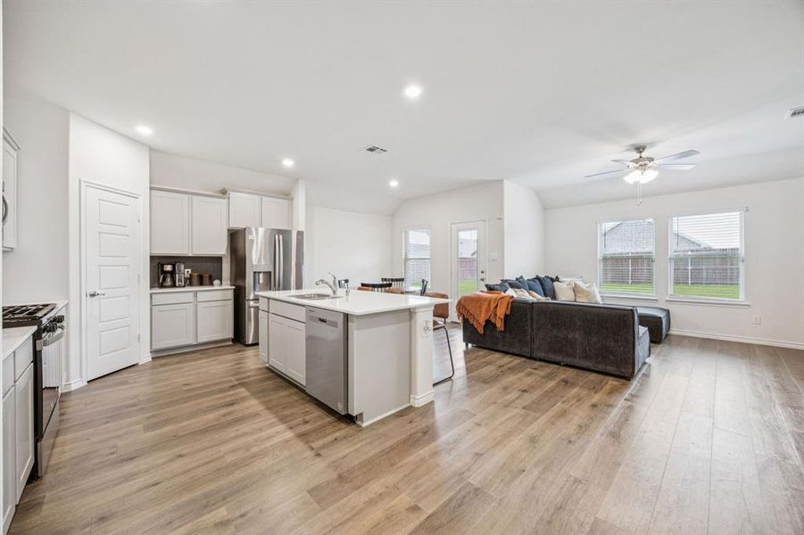 Furnished interior view inside a new home in , Lavon (Image 19).