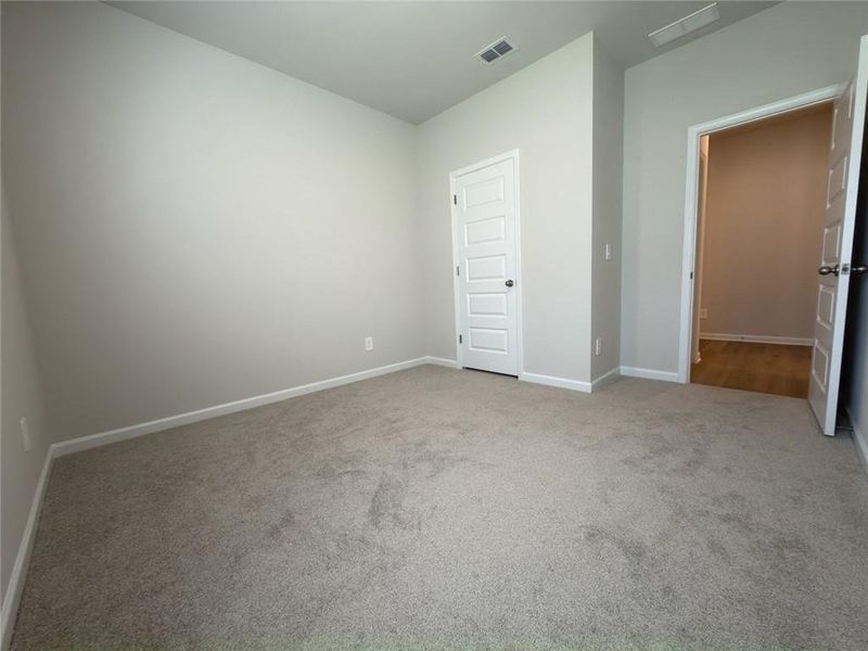 Spacious, unfurnished interior of a new home in Martin Springs - Estate Series, Lawrenceville (Image 17).