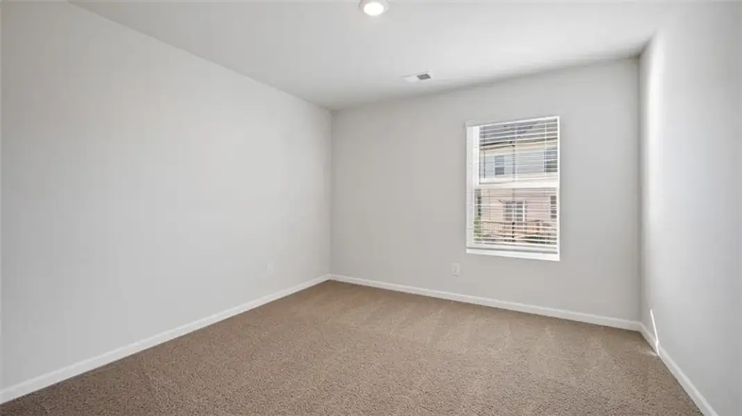 Spacious, unfurnished interior of a new home in Poplar Preserve, Newnan (Image 23).