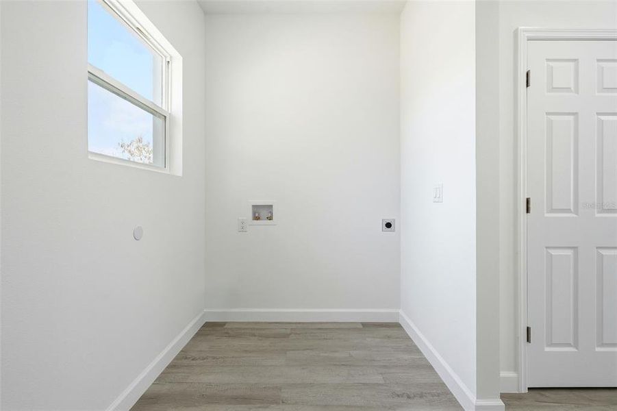 Spacious, unfurnished interior of a new home in , Haines City (Image 58).