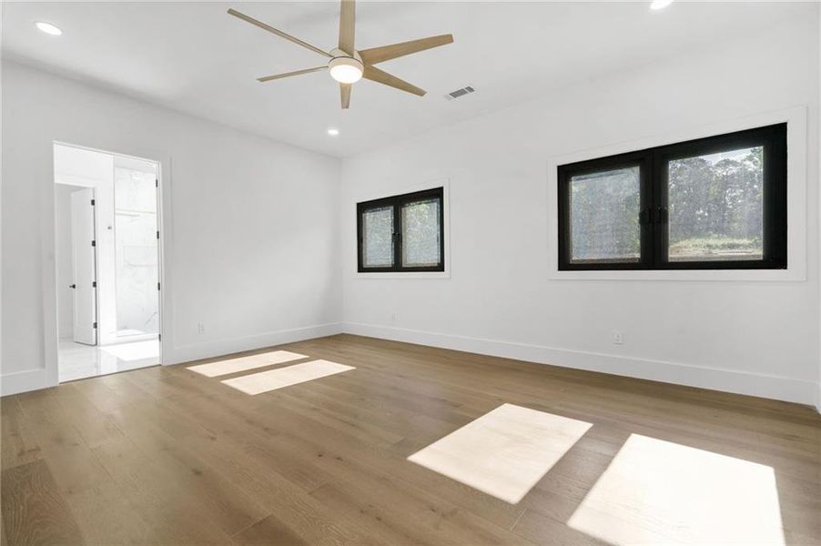 Spacious, unfurnished interior of a new home in , Atlanta (Image 34).