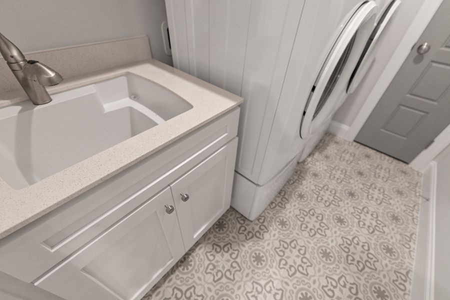Representative interior finishes for a home built from the The Ellery by RobuckHomes in Baylee Ridge, Selma (Image 67).
