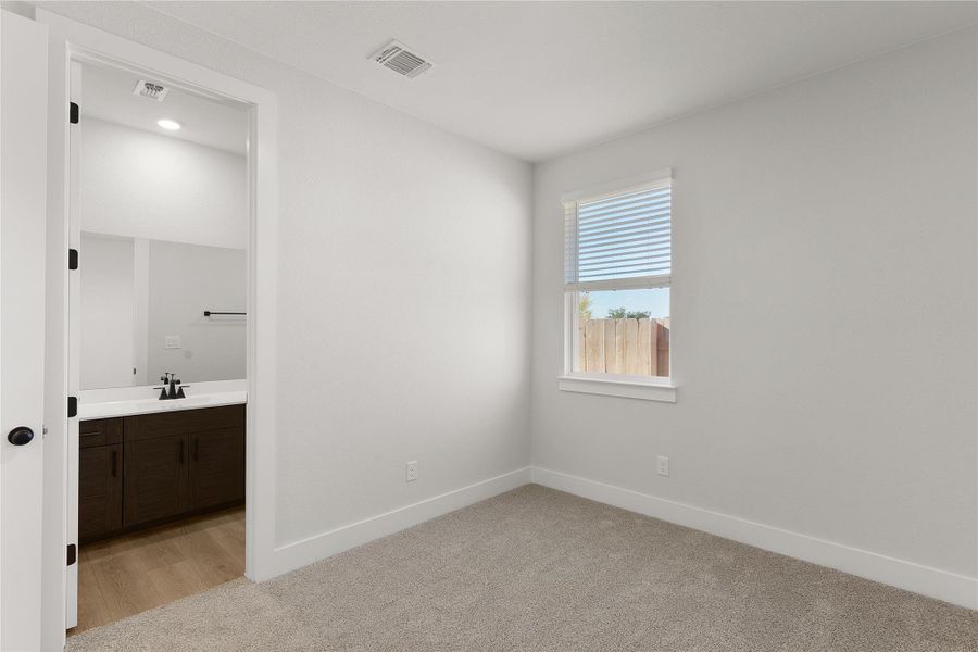 **PHOTO REPRESENTATIVE OF FLOORPLAN ONLY** **PHOTO REPRESENTATIVE OF FLOORPLAN ONLY**