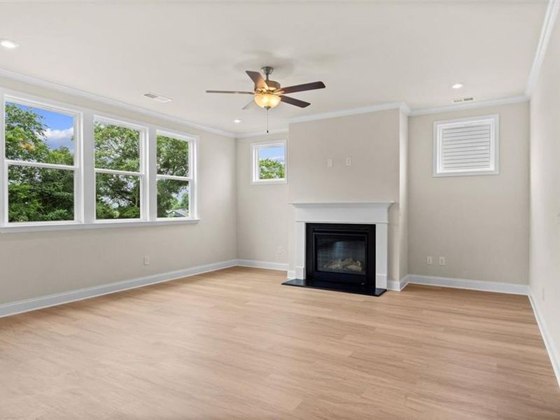 Spacious, unfurnished interior of a new home in Wehunt Meadows, Hoschton (Image 27).