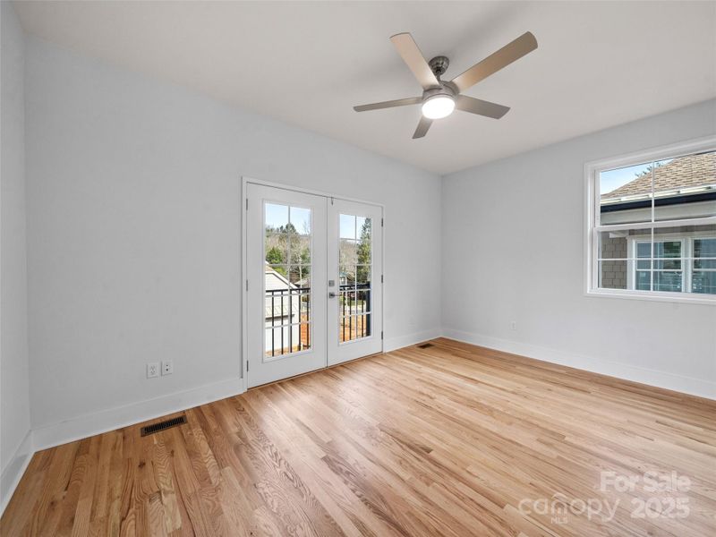 Spacious, unfurnished interior of a new home in , Saluda (Image 10).