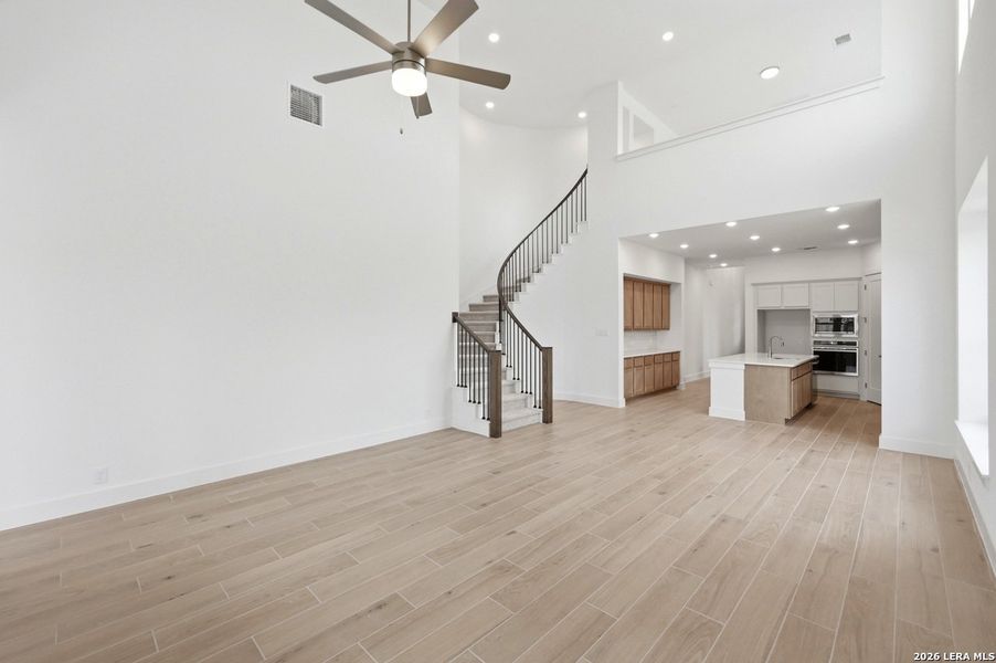 Spacious, unfurnished interior of a new home in Prominence, San Antonio (Image 11).