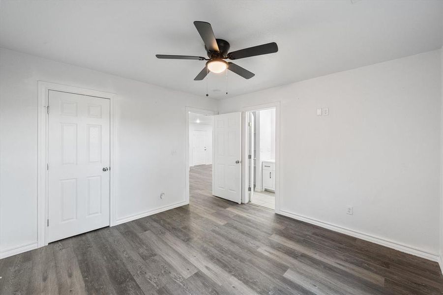 Spacious, unfurnished interior of a new home in , Corsicana (Image 15).