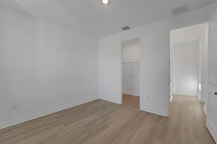 Spacious, unfurnished interior of a new home in Green Key Village, Lady Lake (Image 15). Spacious, unfurnished interior of a new home in Green Key Village, Lady Lake (Image 15).