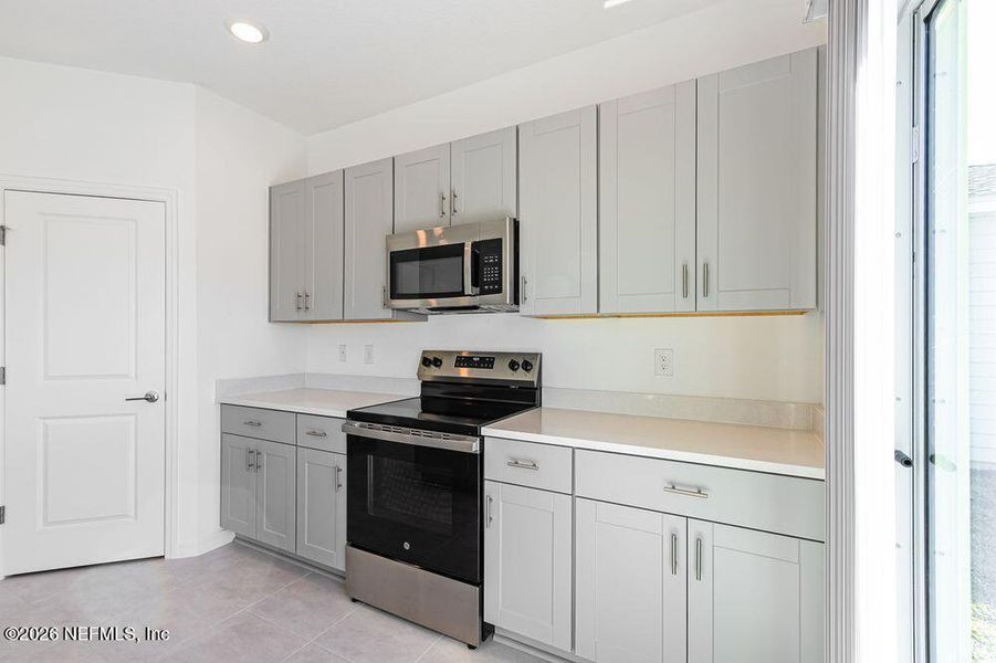Furnished interior view inside a new home in Coopers Meadow, Jacksonville (Image 6).