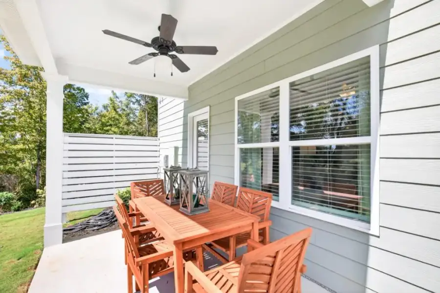 Exterior details and patio area of a home in Jameson Towns, Villa Rica (Image 2).