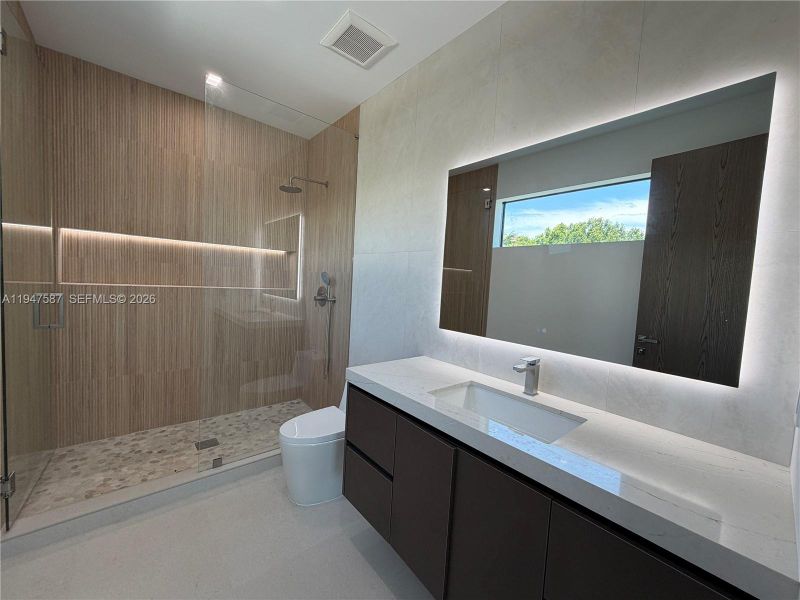 Furnished interior view inside a new home in , Fort Lauderdale (Image 14).