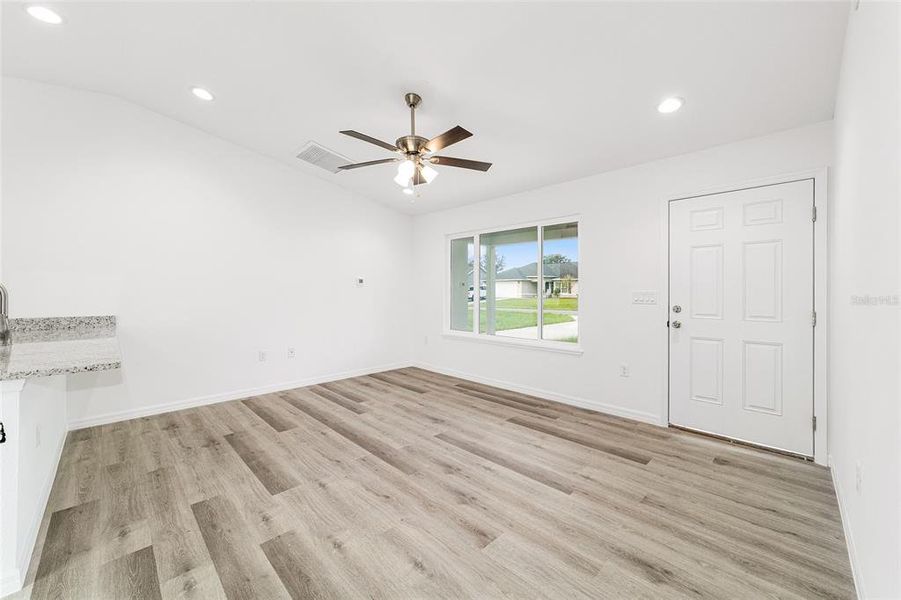 Spacious, unfurnished interior of a new home in , Silver Springs (Image 28).