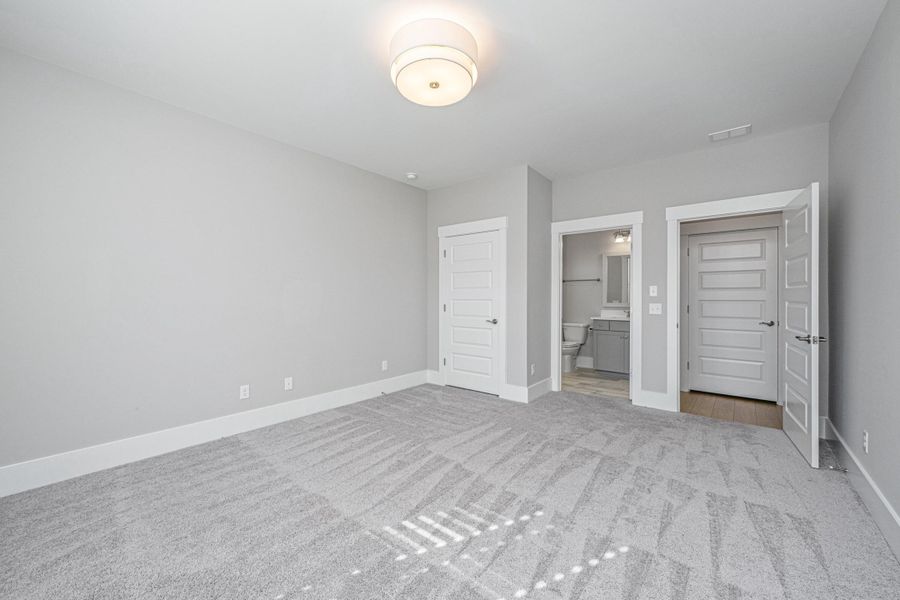 Spacious, unfurnished interior of a new home in Sea Island Preserve, Johns Island (Image 30). Spacious, unfurnished interior of a new home in Sea Island Preserve, Johns Island (Image 30).