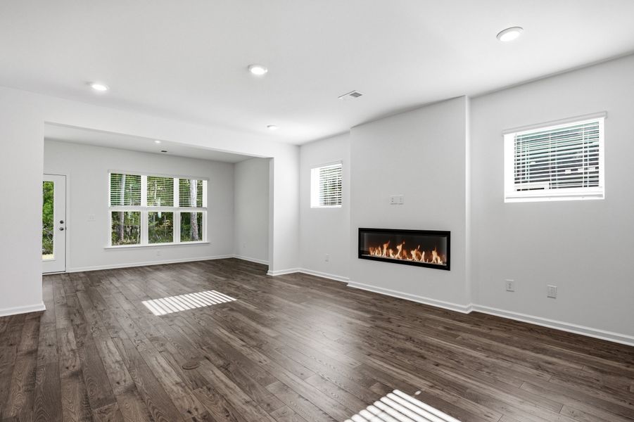 Spacious, unfurnished interior of a new home in Northbrook, Murrells Inlet (Image 37).
