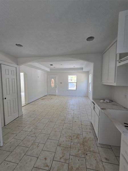 Spacious, unfurnished interior of a new home in , Splendora (Image 12).