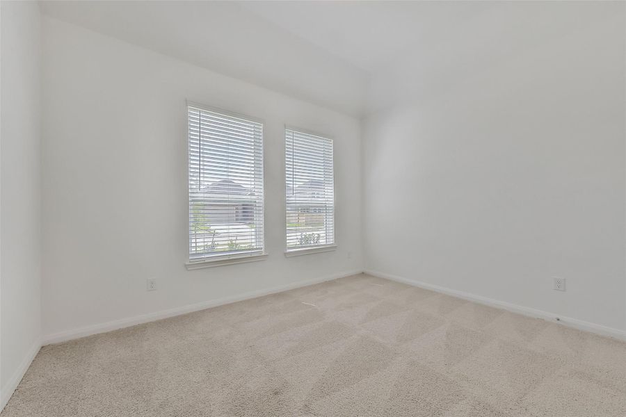 Spacious, unfurnished interior of a new home in King Oaks Village, Baytown (Image 25).