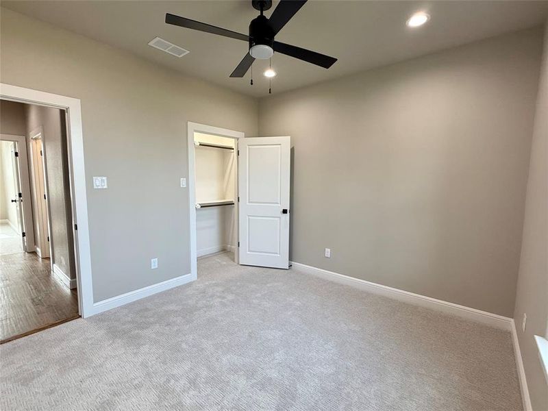 Spacious, unfurnished interior of a new home in , Granbury (Image 23).