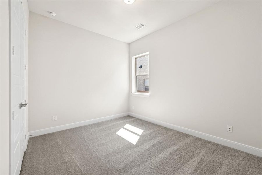Spacious, unfurnished interior of a new home in Sandbrock Ranch, Aubrey (Image 28). Spacious, unfurnished interior of a new home in Sandbrock Ranch, Aubrey (Image 28).