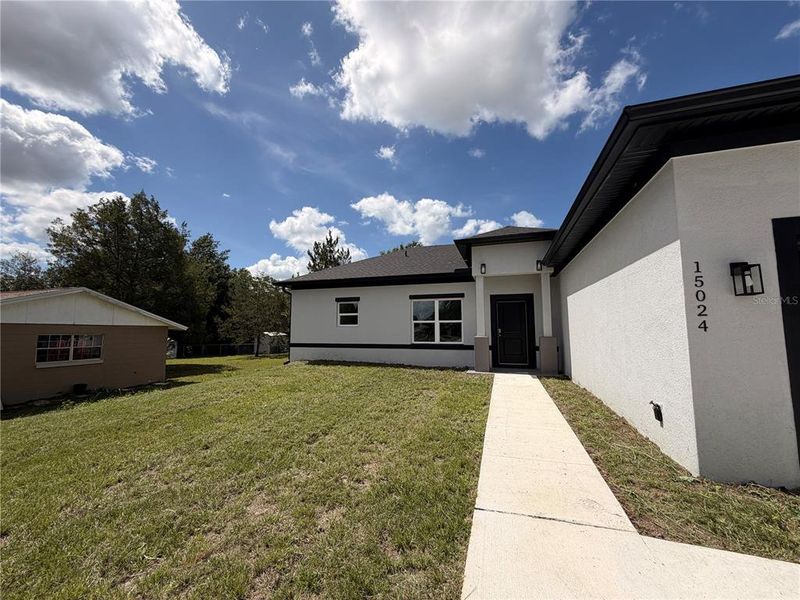 Exterior details and patio area of a home in , Ocala (Image 4). Exterior details and patio area of a home in , Ocala (Image 4).