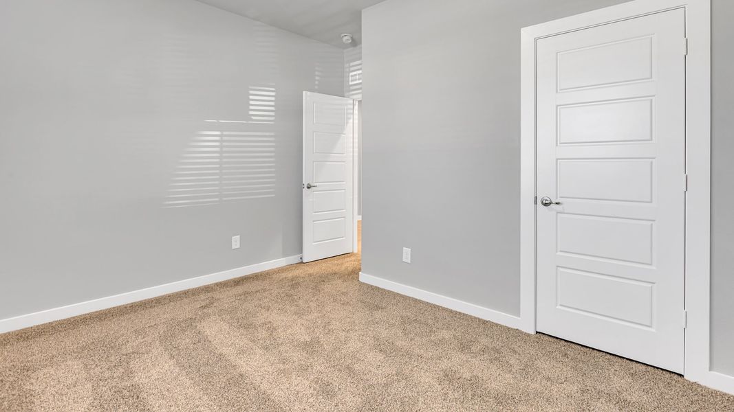 Spacious, unfurnished interior of a new home in Northwest Passage, Midland (Image 18). Spacious, unfurnished interior of a new home in Northwest Passage, Midland (Image 18).