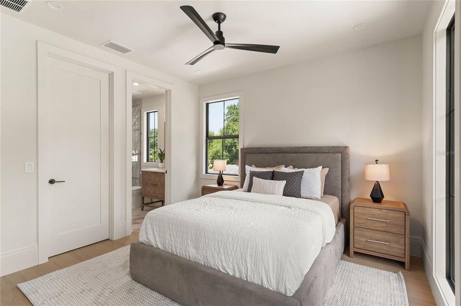 Furnished interior view inside a new home in , Orlando (Image 33).