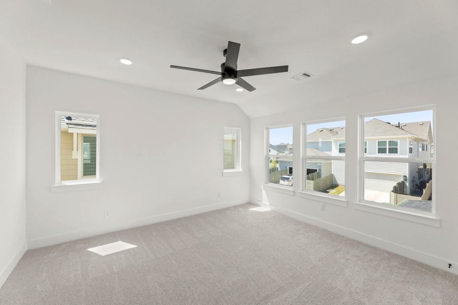Spacious, unfurnished interior of a new home in The Retreat at Harvest, Argyle (Image 15).
